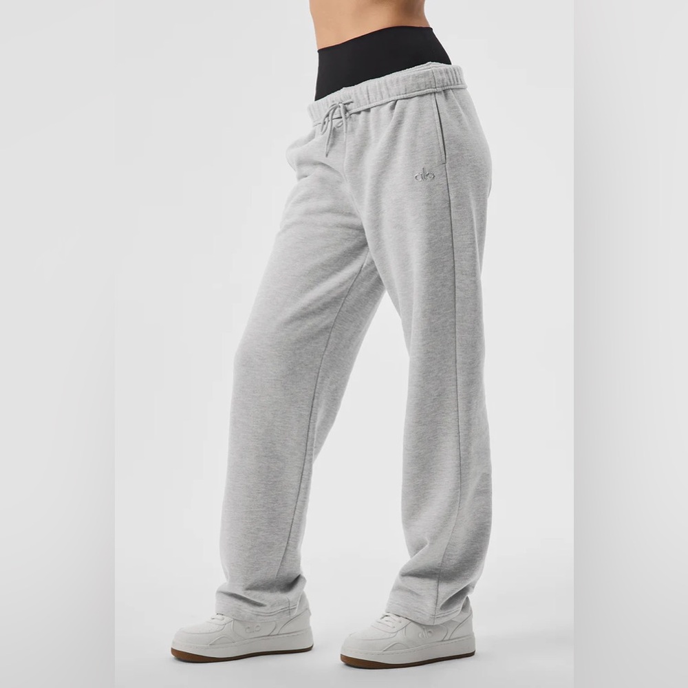 ALO Yoga Accolade Straight Leg Sweatpant